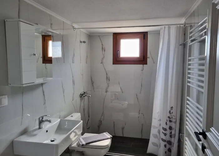 Chriselia 依诺罗达