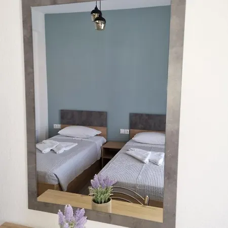 Chriselia House Nea Roda