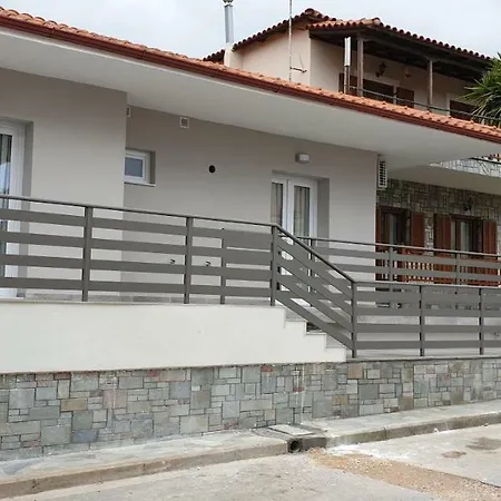 Apartment Chriselia Nea Roda