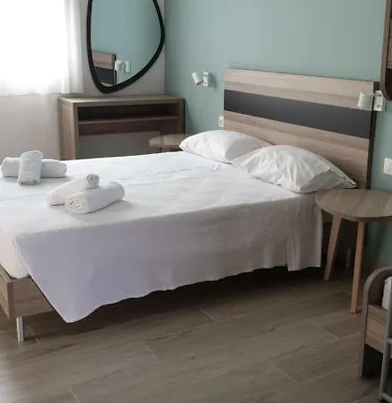 Apartment Chriselia Nea Roda